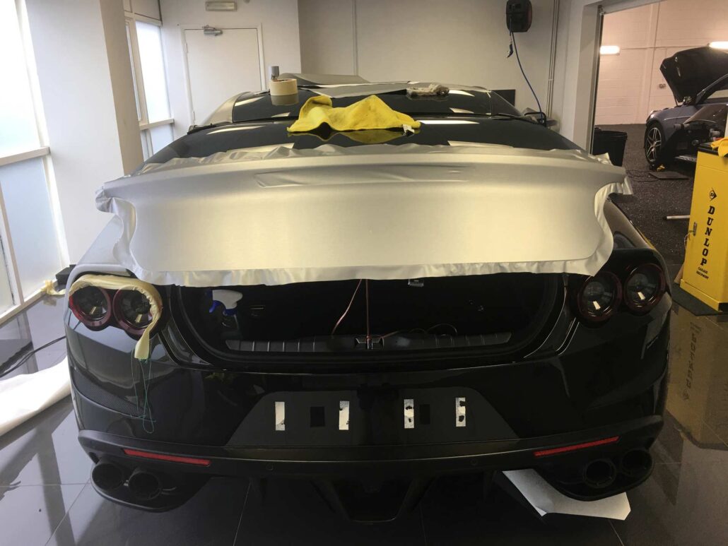 FERRARI GTC4 LUSSO 5 - Prestige Graphics Kent Ferrari GTC4 lusso bolle gloss black roof and wheels