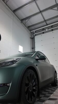 GEORGE STREET SCHOOL BUS 8 - Prestige Graphics Kent Tesla Wrap 3M Pine Green Metallic Matt