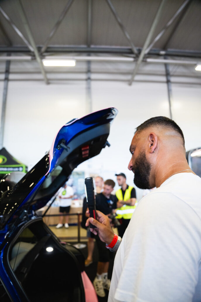 Yianni Inspecting With Light uk wrap championship