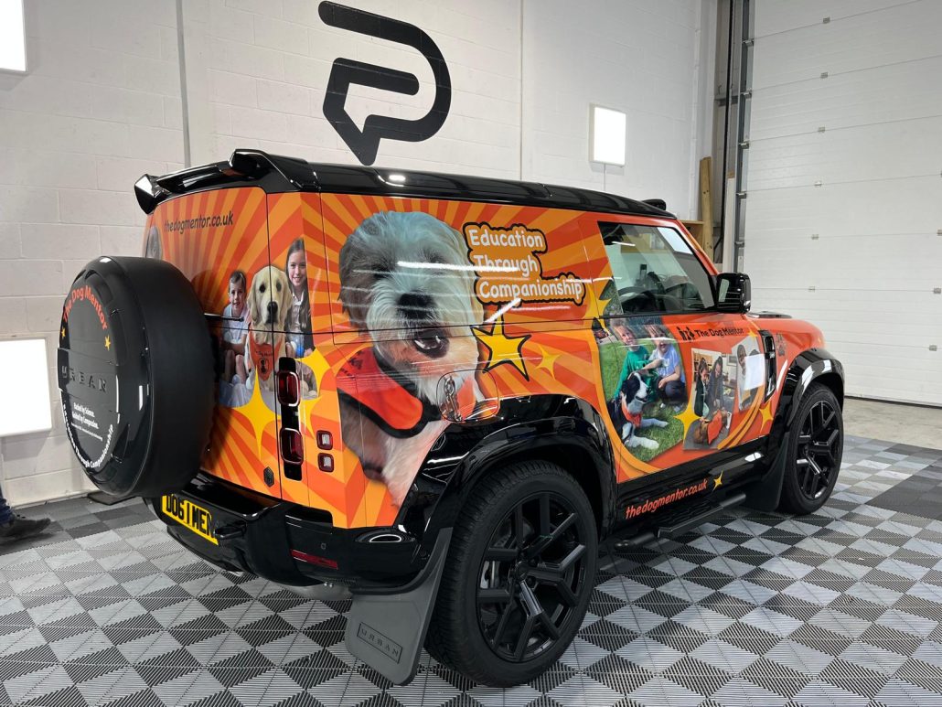 Dog mentor - Defender full side view