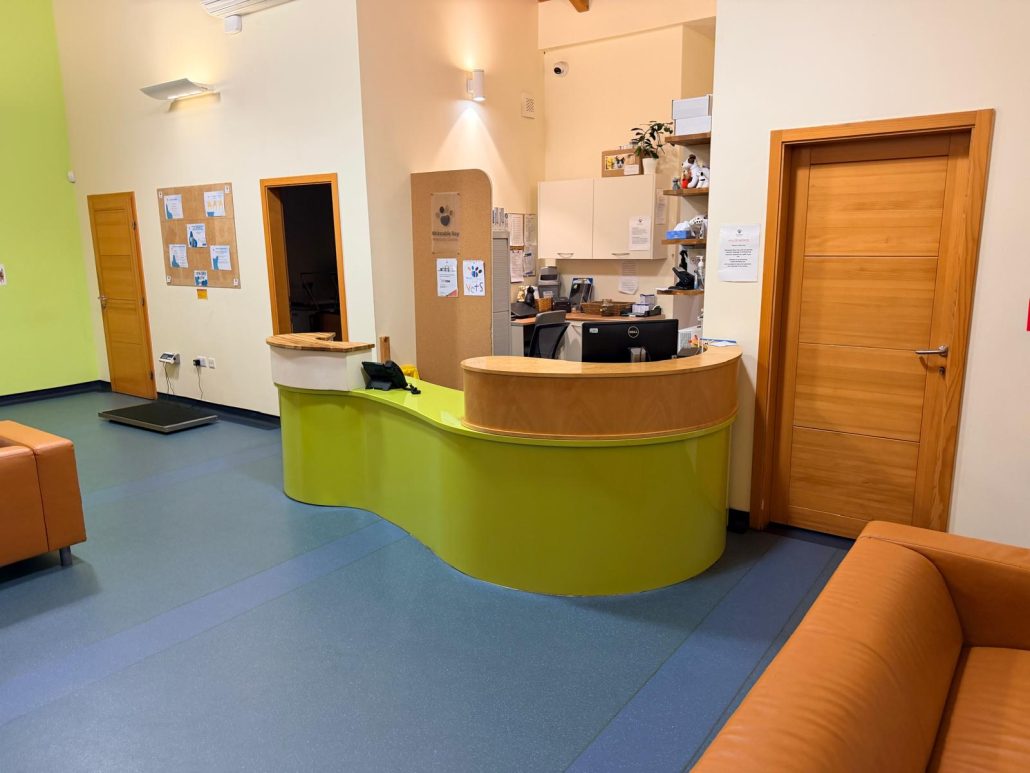 Whitstable Bay Veterinary Multiple Signage 6 - Prestige Graphics Kent Whitstable Vets Unit - desk wrap